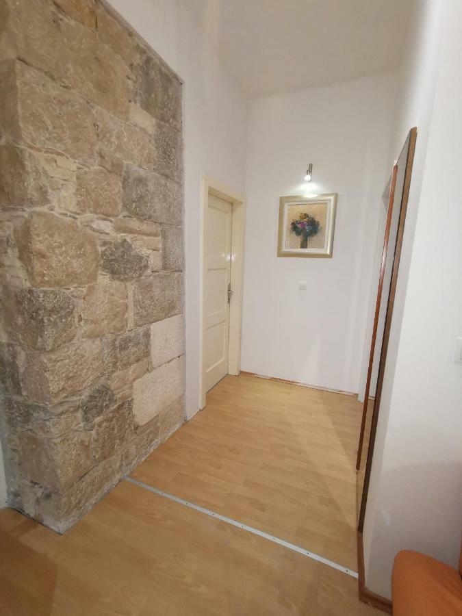 Spacious 140M2 Downtown 3 Bedroom Apartment Split Exterior foto